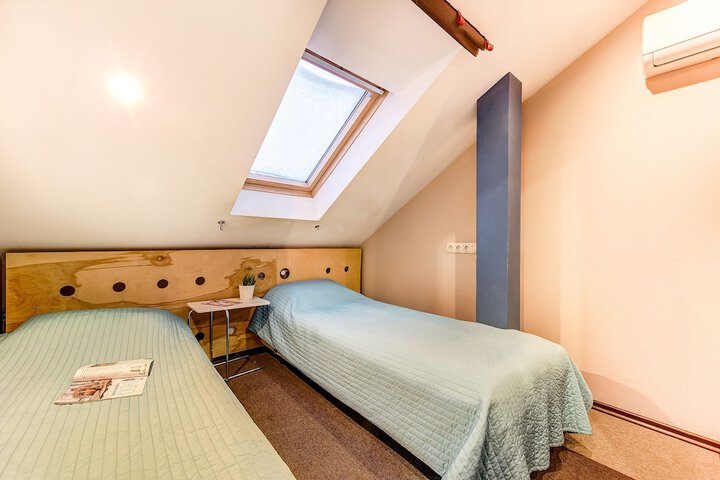 Room 13 of 15