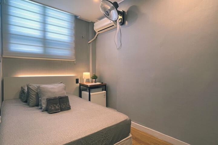 Room 27 of 58