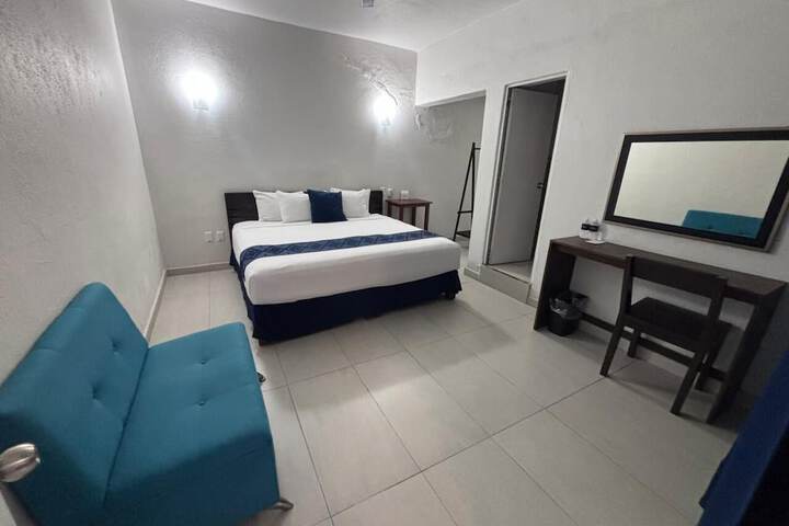 Room 21 of 33