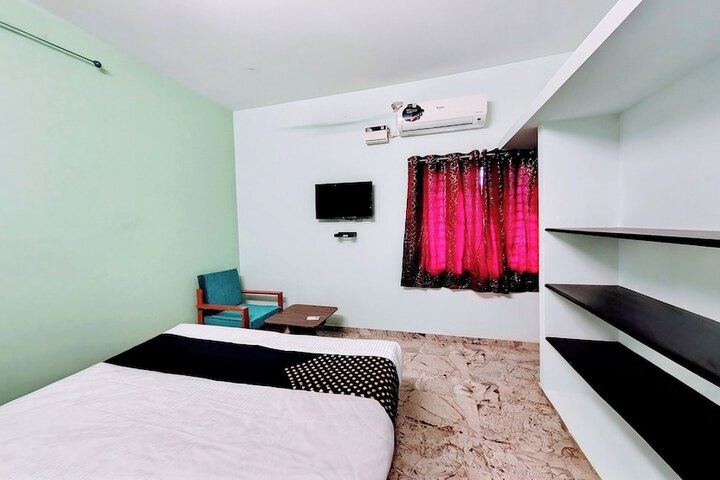 Room 12 of 63