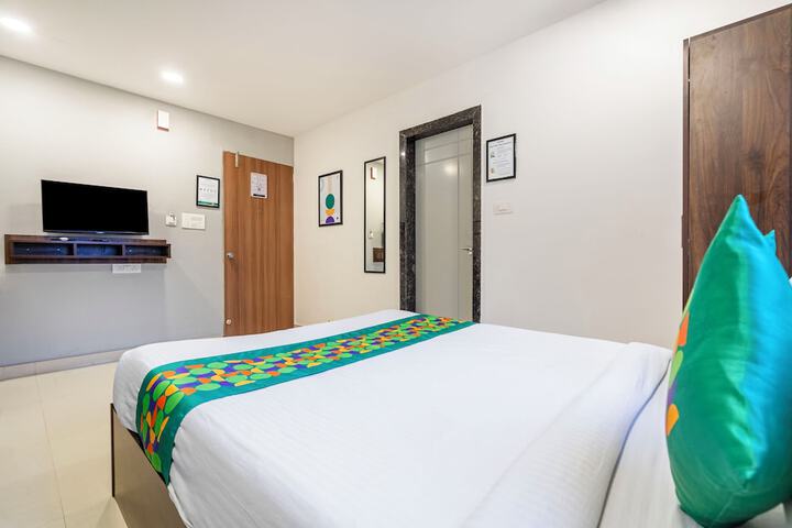 Room 16 of 40