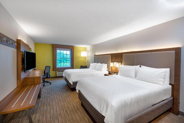 Standard 2 Queen Beds Accessible (15 of 17)