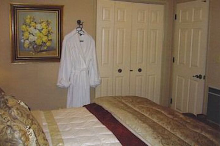 Room 9 of 24