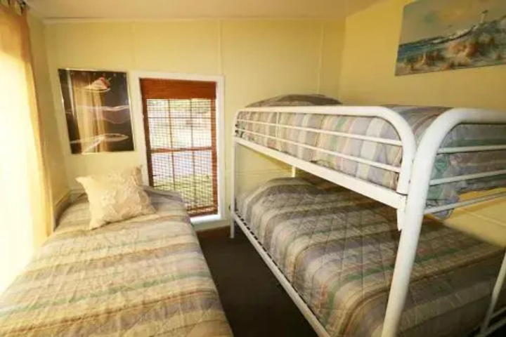 Room 3 of 10