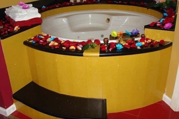Jetted tub