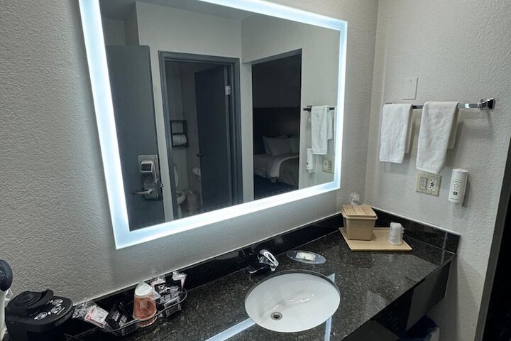 Room 29 of 38