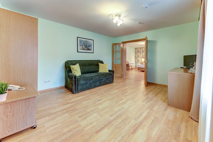 Room 16 of 52
