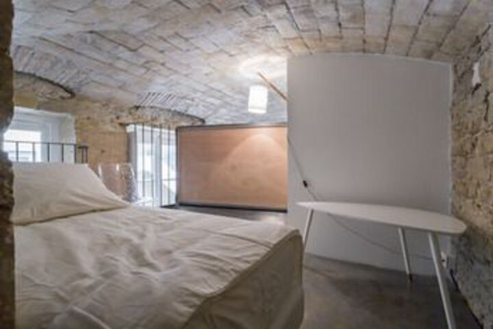 Room 5 of 11