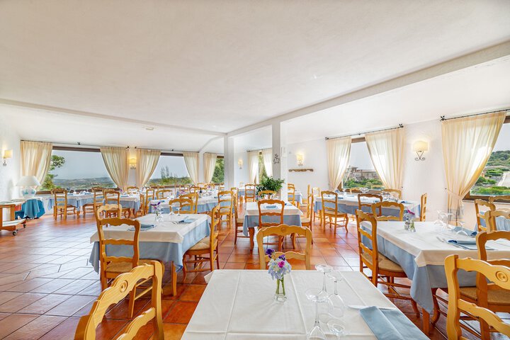 Dining 44 of 90