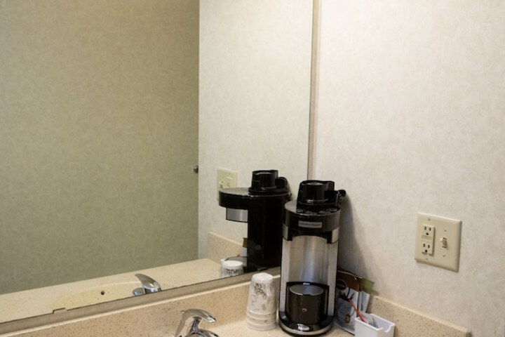 Breakfast/Coffee Service 17 of 38