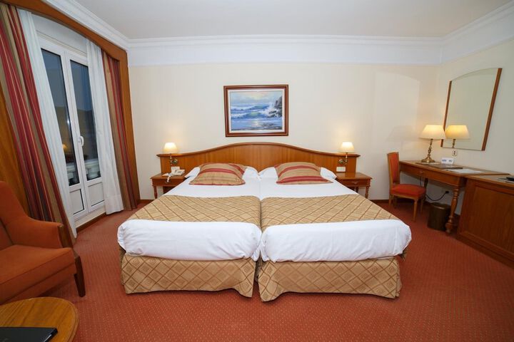 Room 10 of 49