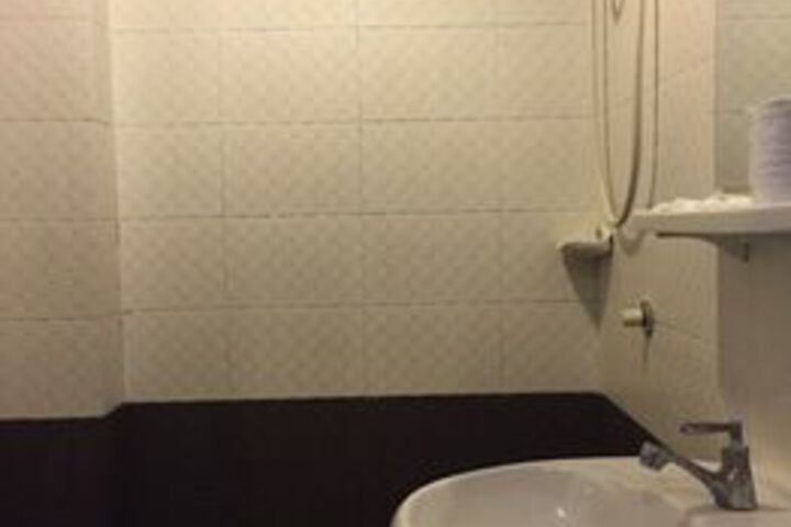 Room 2 of 30