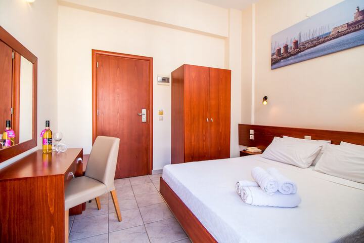 Room 36 of 80