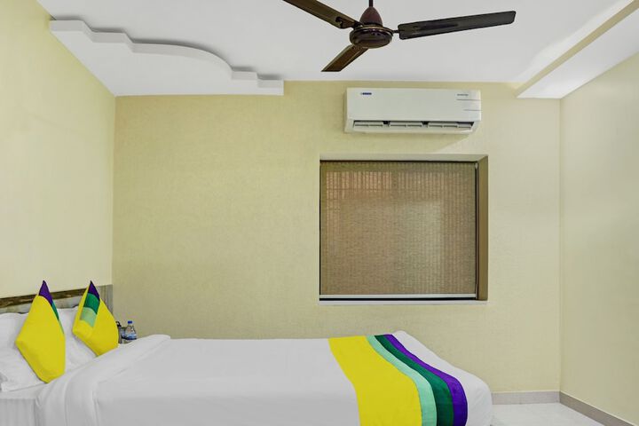 Room 10 of 23