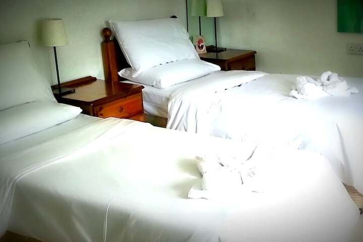 Room 10 of 38