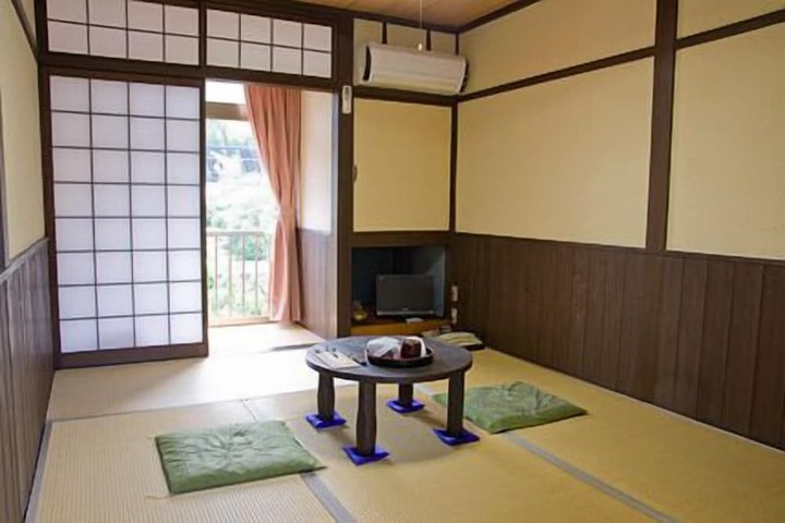 Room 3 of 14