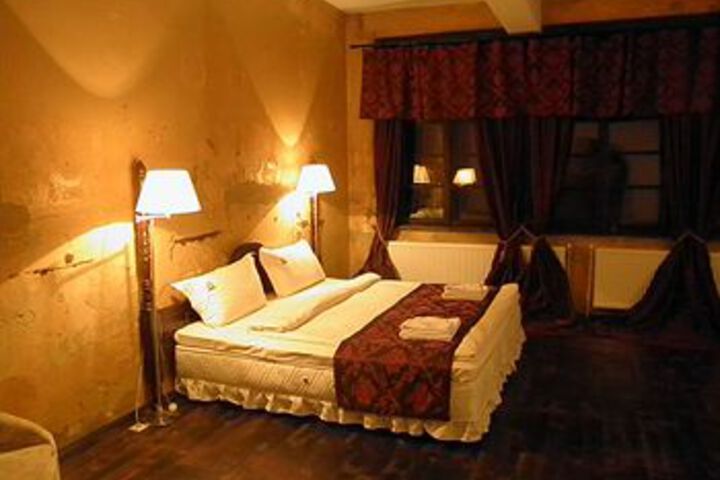 Room 16 of 23