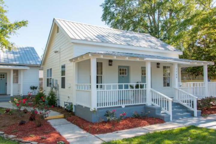 Government Street Cottages in Ocean Springs, MS