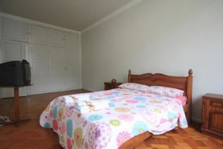 Room 10 of 24
