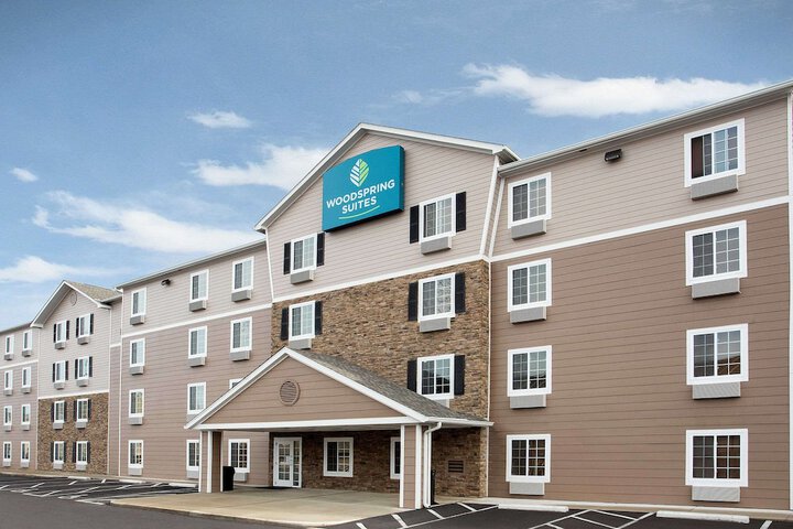 WoodSpring Suites Columbus North I-270 in Columbus, OH