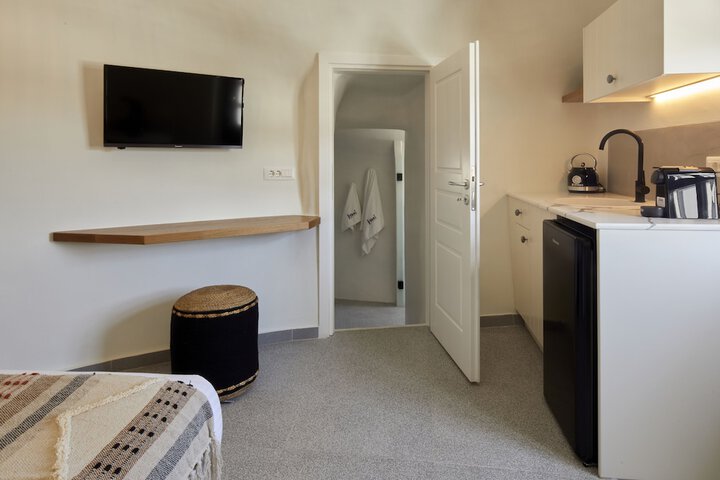 Room 3 of 58