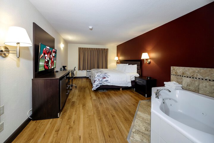 Room 14 of 33