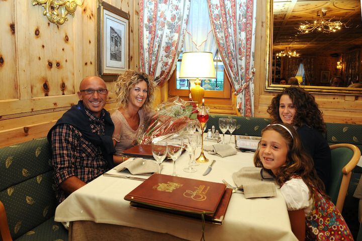 Dining 39 of 56