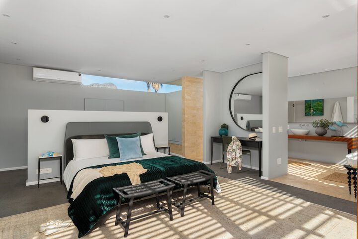 Room 2 of 36