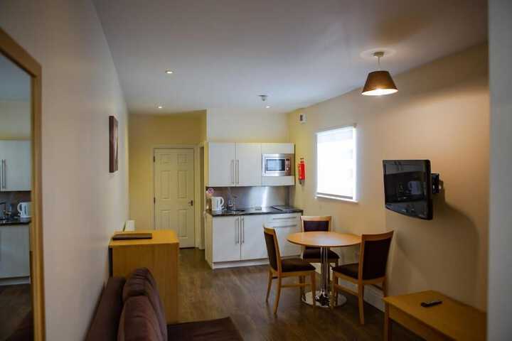 Room 6 of 33