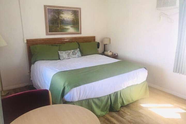 Room 11 of 23