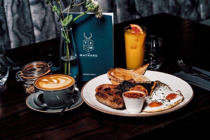 Dining 39 of 54