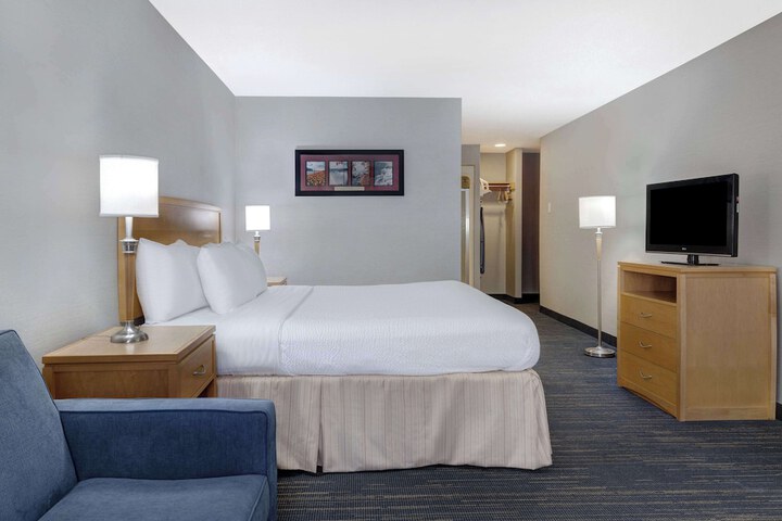 Room 15 of 31