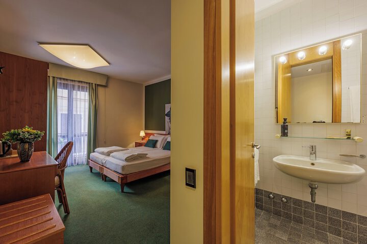 Room 13 of 57