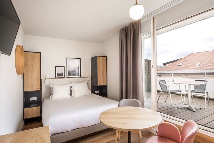 Room 4 of 47