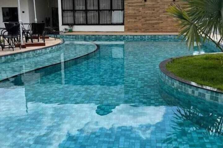 Pool 31 of 51