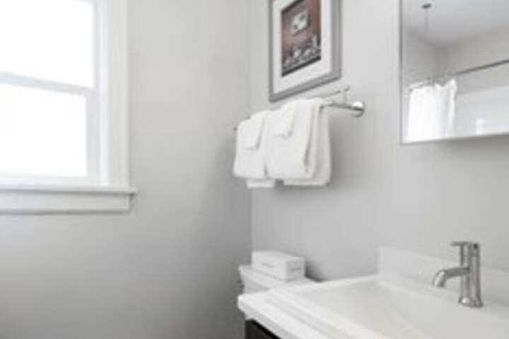 Room 5 of 61