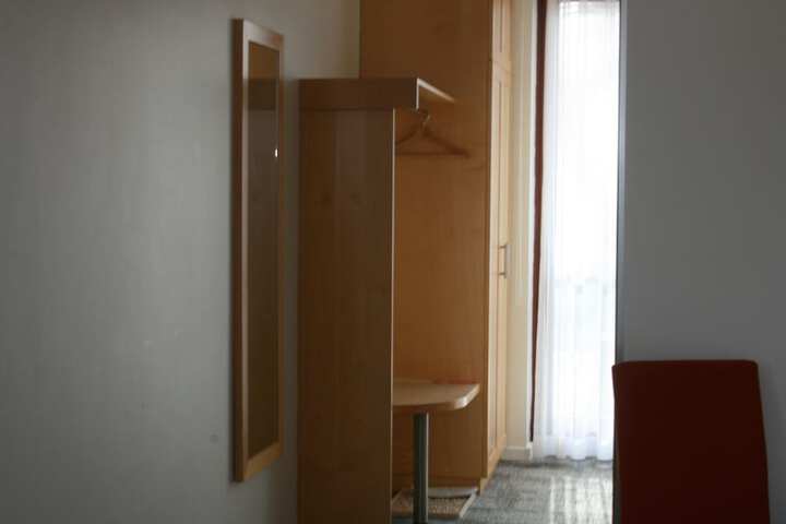Room 36 of 60