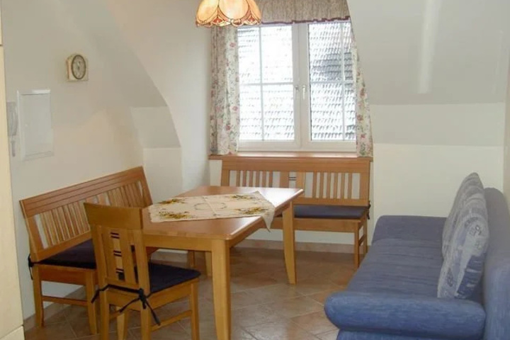 Room 2 of 5