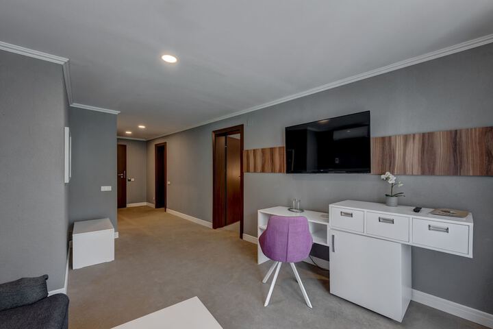 Room 29 of 34