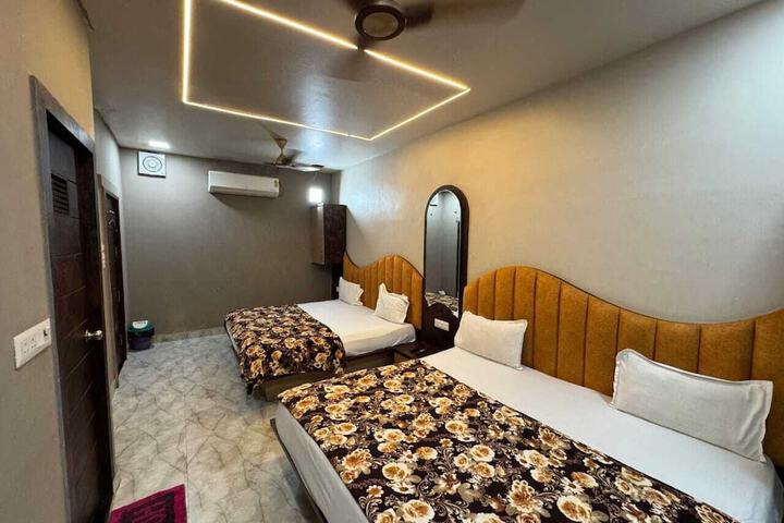 Room 8 of 26