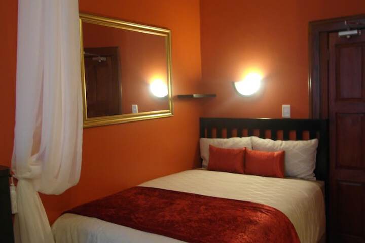 Room 4 of 47