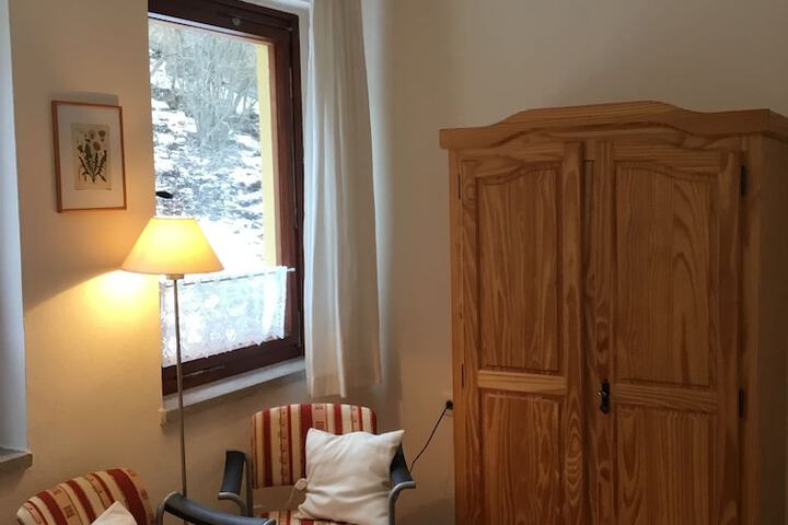 Room 8 of 32