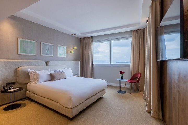 Room 4 of 87