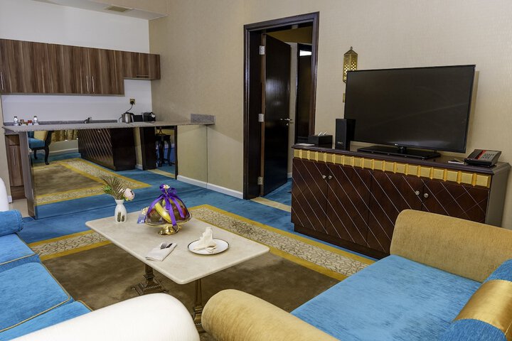Room 27 of 120