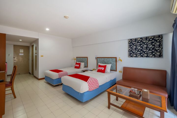 Room 6 of 17