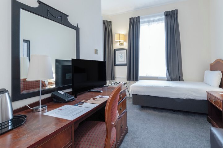 Room 40 of 99