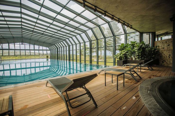 Pool 107 of 280