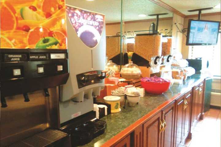 Breakfast/Coffee Service 46 of 50