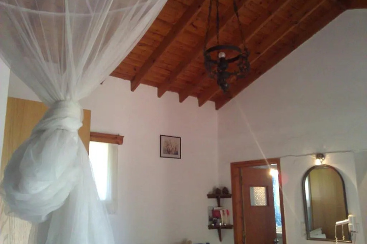 Room 5 of 14