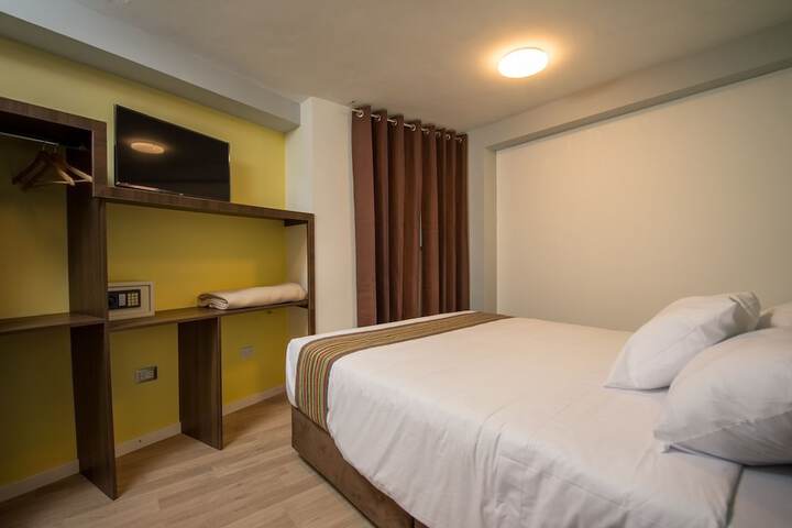 Room 12 of 32
